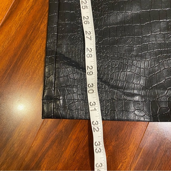 Currants Black Croc-Embossed Flare Pants size 7 - Picture 7 of 9